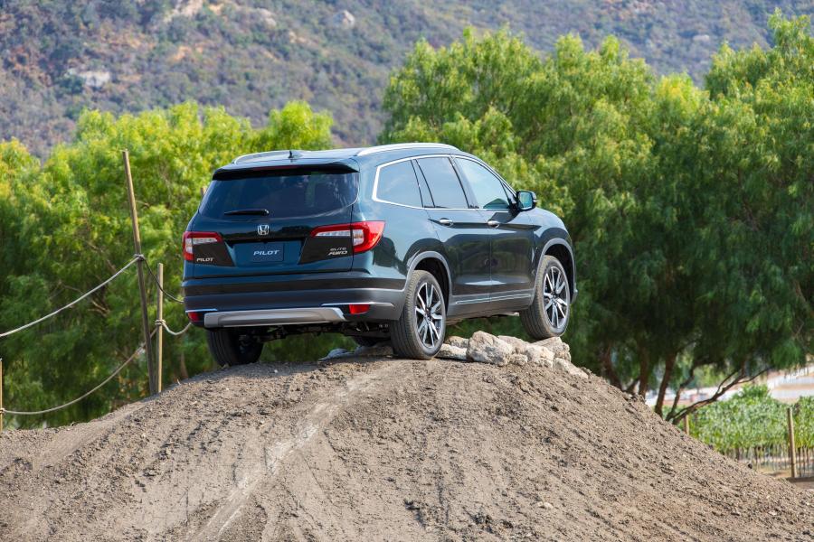  Honda Pilot Elite 2018 года  (NA) (фото 40 из 40)